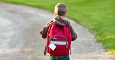 is a heavy back pack bad for my kid - Home Physio Group